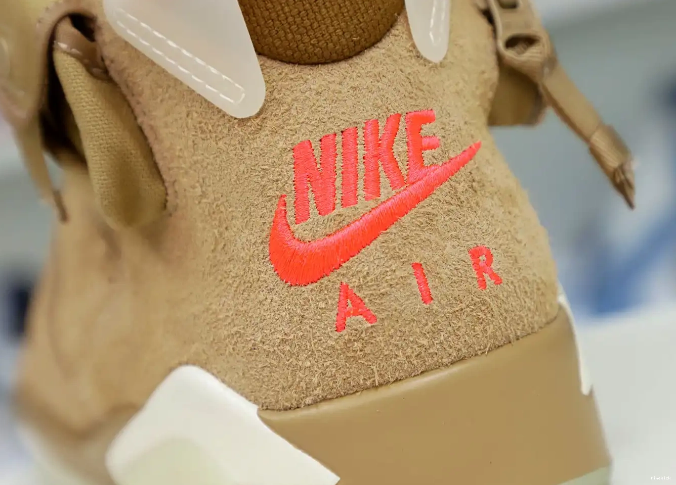 x Jordan Retro SP Khaki